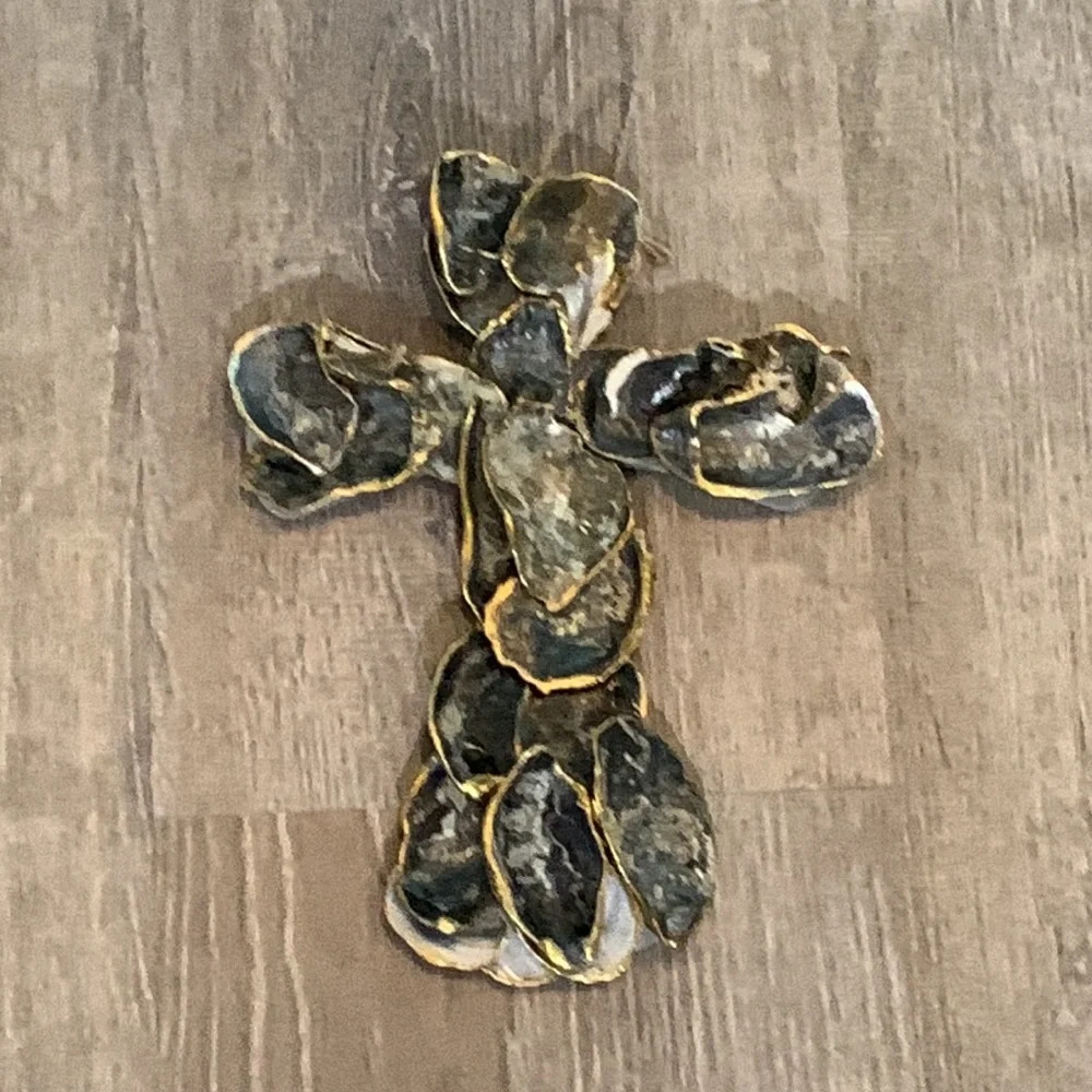 Handmade Shell Cross - Picture 9 of 17